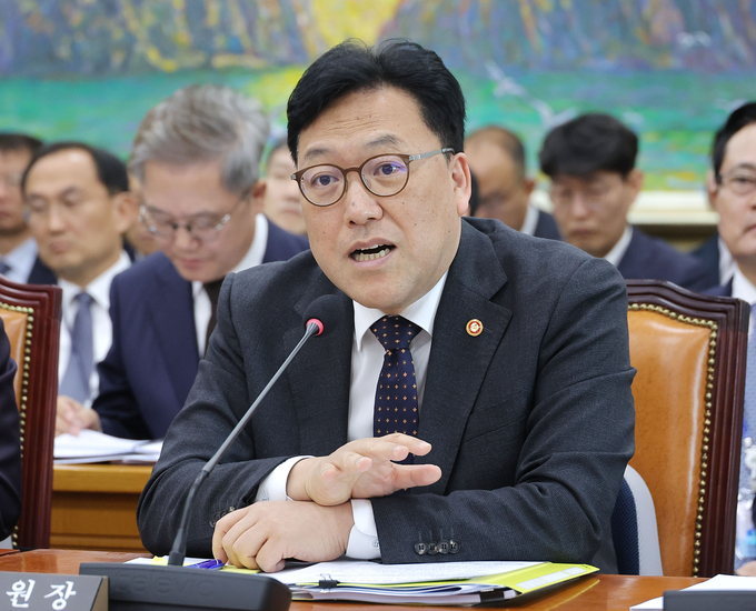 김병환 금융위원장이 국회 정무위원회에 참석해 발언하고 있다. (사진=연합뉴스 제공)