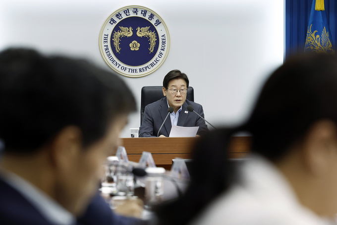  이재명 대통령이 10일 서울 용산 대통령실 청사에서 열린 3차 수석·보좌관 회의에서 발언하고 있다. (사진=연합뉴스)